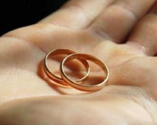 Суд расторг брак девочки 11 лет с мужчиной гораздо старше ее