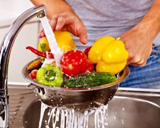 Роскачество обозначило продукты, которые не нужно мыть перед готовкой