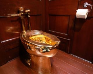 Золотой унитаз был украден из особняка Уинстона Черчилля