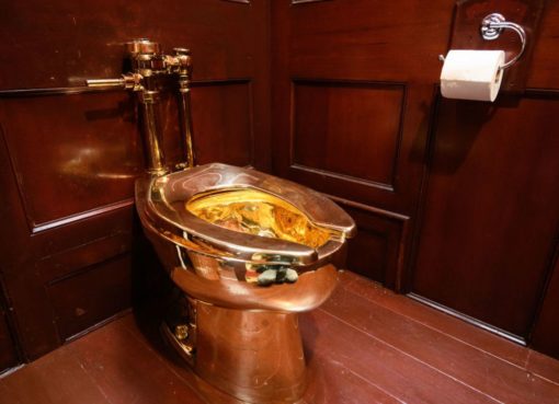 Золотой унитаз был украден из особняка Уинстона Черчилля