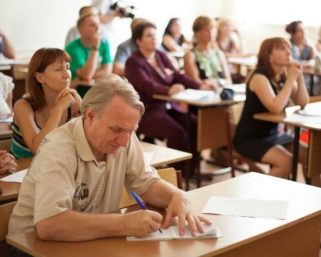 В Ташкенте более 600 человек старше 50 лет решили получить высшее образование