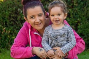 2-летняя девочка прожгла батарейкой пищевод