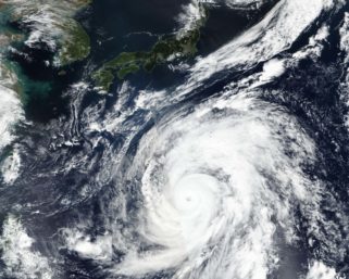 Жуткий тайфун в Японии