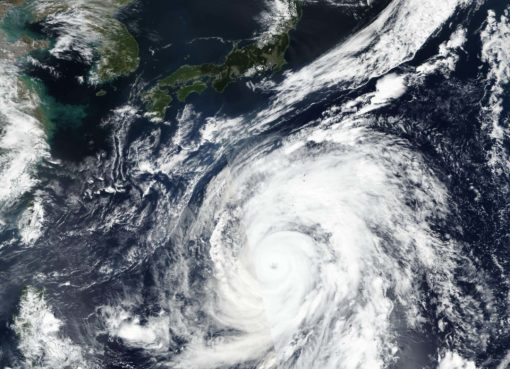 Жуткий тайфун в Японии