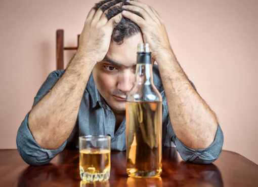 Врач-аддиктолог назвала основные признаки алкоголизма