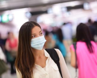 «Бесполезные тряпочки»: помогут ли медицинские повязки спастись от смога?