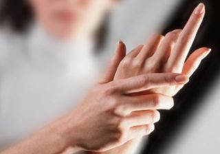 Заболевания, о которых могут рассказать ваши руки