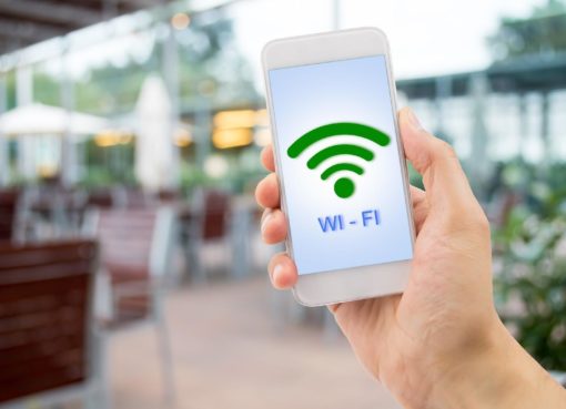 Эксперты рассказали, в чем кроется опасность подключения к бесплатному Wi-Fi