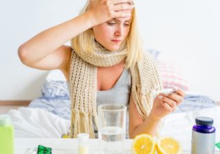 Врачи разоблачили дорогие и бесполезные лекарства от гриппа и ОРВИ