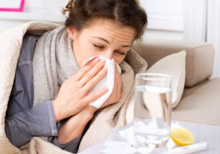 Названы типичные ошибки россиян в лечении гриппа и ОРВИ
