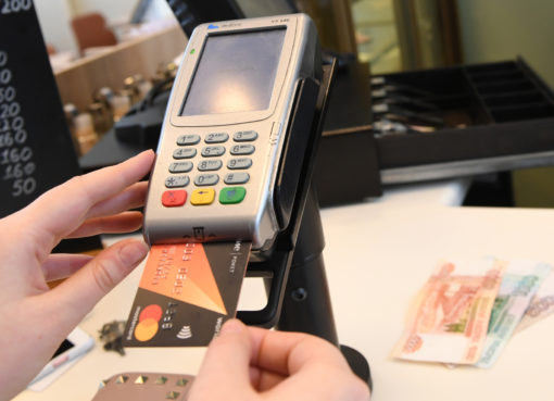 Ведущие банки России прекратили выдавать кредиты в магазинах