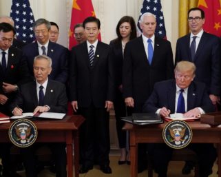 Борьба с Huawei продолжается. Торговое соглашение не снимает санкции