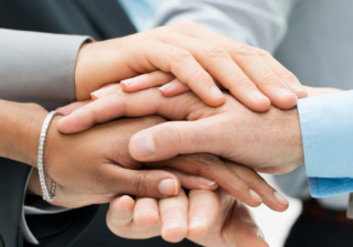 Тест: На вечеринке каждый пожал друг другу руку. Всего было 66 рукопожатий. Сколько человек было на вечеринке?