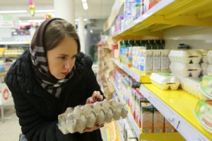 Чем грозит падение рубля для россиян?