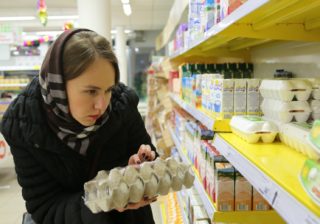 Чем грозит падение рубля для россиян?