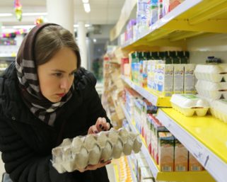 Чем грозит падение рубля для россиян?