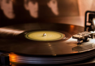 Мистическая история: виниловая пластинка