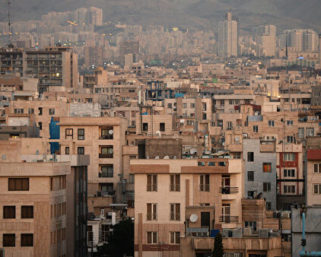 В Иране отменяют часть введенных из-за коронавируса ограничений