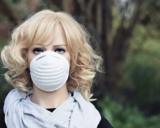 Астрологи назвали знаки зодиака, которым угрожает коронавирус