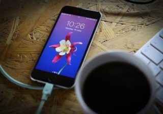 В России рекордно подешевел iPhone 8