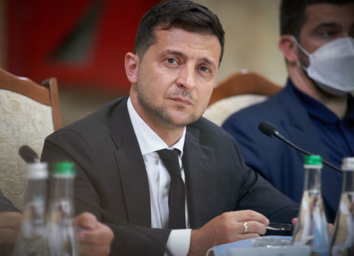 На Украине требуют отставки Зеленского