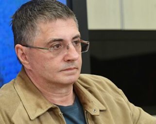 Мясников оценил страхи о «чипизации» через вакцину