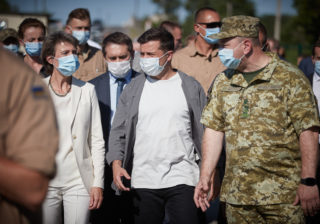 Зеленский попросил о расшифровке минских соглашений