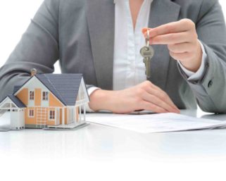 Почему стоит арендовать жилье через агентство недвижимости: мнение специалистов