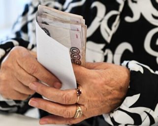 С 1 августа работающим пенсионерам повысят пенсию