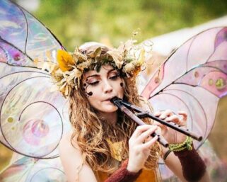 2 женских знака зодиака, которым не стоит работать