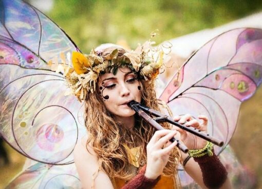 2 женских знака зодиака, которым не стоит работать