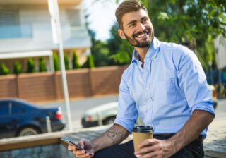 SMS, которое мужчина отправляет, когда скучает, согласно гороскопу