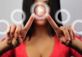 Тест: выбери песню, и мы угадаем твой возраст