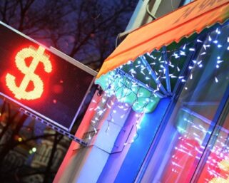 Оценены шансы доллара добраться до отметки в 100 рублей?