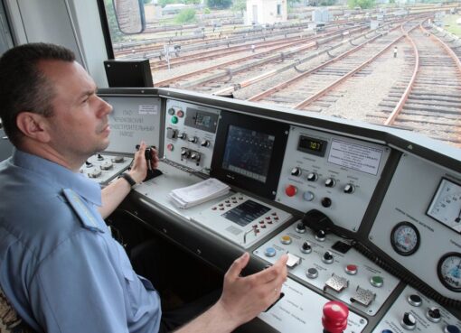 Каковы в России зарплаты машинистов?