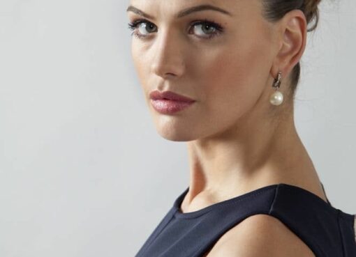 Юлия Галкина: роковая красотка на экране и примерная жена за кадром