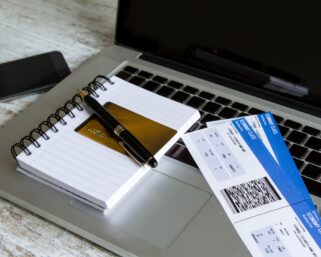 Авиабилеты через интернет: что требуется для покупки, как можно сэкономить