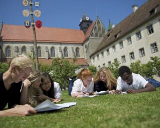 Работай и учись: гид по студенческому труду и возврату налогов в Германии и Великобритании