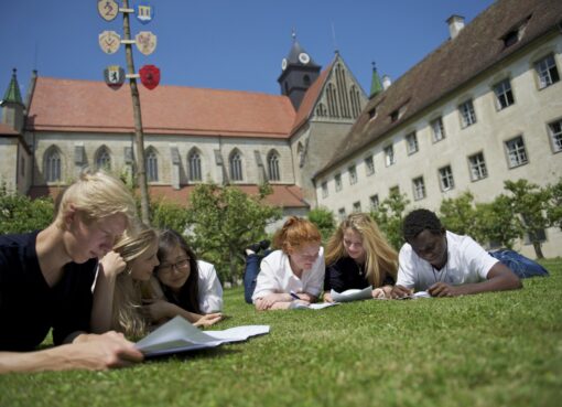 Работай и учись: гид по студенческому труду и возврату налогов в Германии и Великобритании