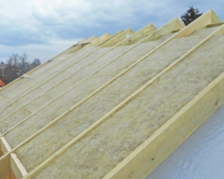 Преимущества качественного утепления кровли, варианты материалов и их особенности