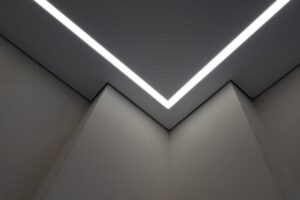 Теневой профиль: ключевые достоинства изделий, основные этапы установки